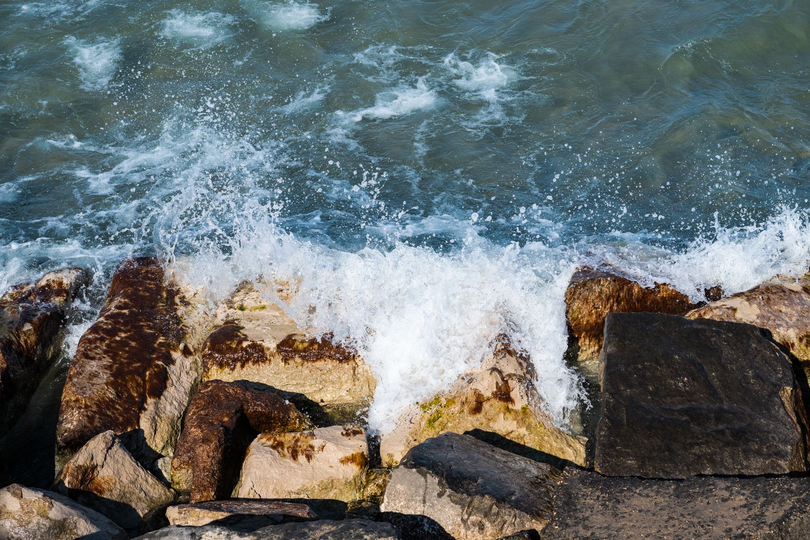 7-Foot, ‘Life-Threatening’ Waves Possible At Chicago Beaches Monday
