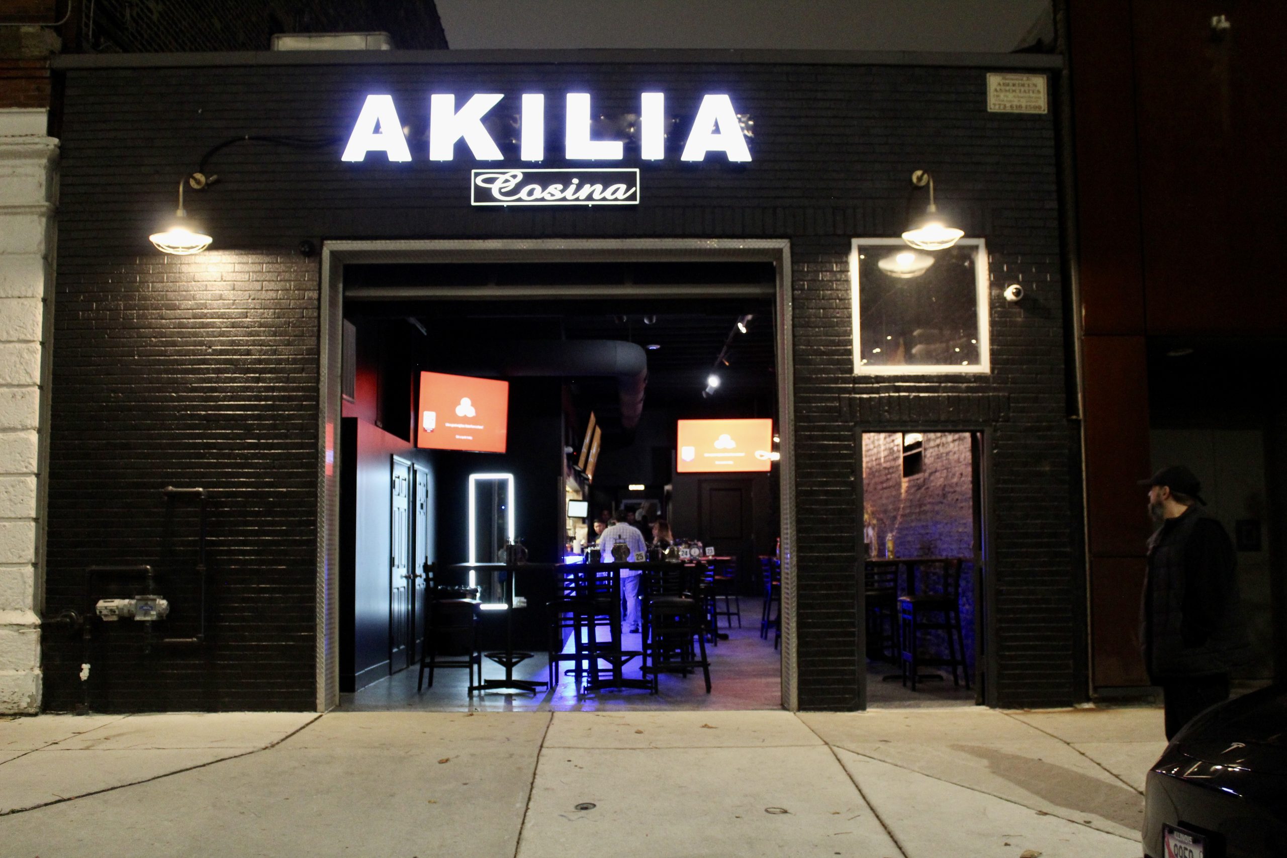 With Loud Music And Rowdy Crowds, Neighbors Say West Loop Restaurant Is More Like A Club