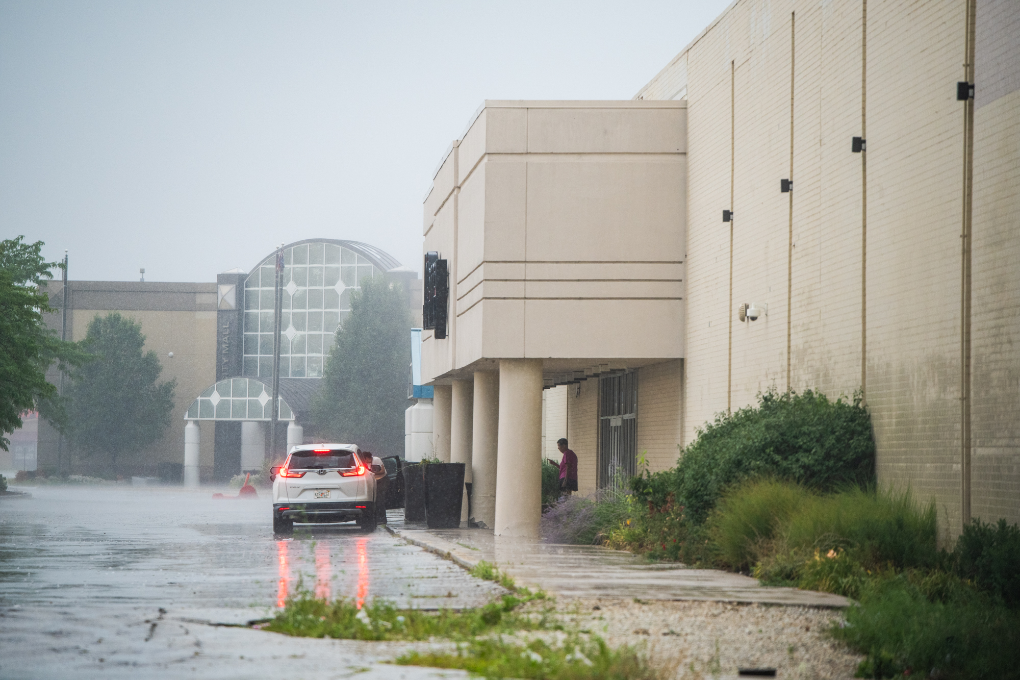 Man Fatally Shot In Ford City Mall Parking Lot, Police Say