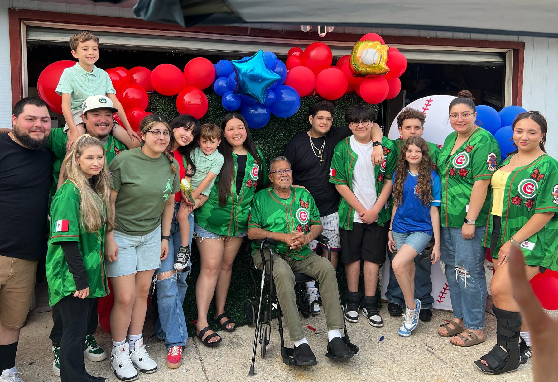 Cubs Players Invite Lifelong Fan With Terminal Cancer To Wrigley After Granddaughters’ Viral Video