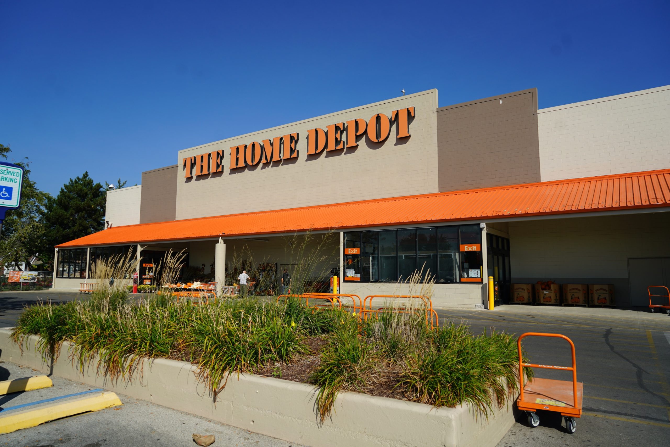 As ICE Targets Home Depot Stores, Advocates Say Company Is Failing To Protect Day Laborers