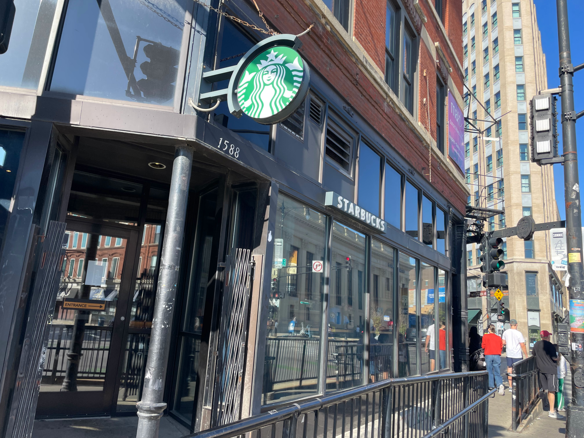 Starbucks Closing Some Chicago Stores This Weekend Under Nationwide Restructuring
