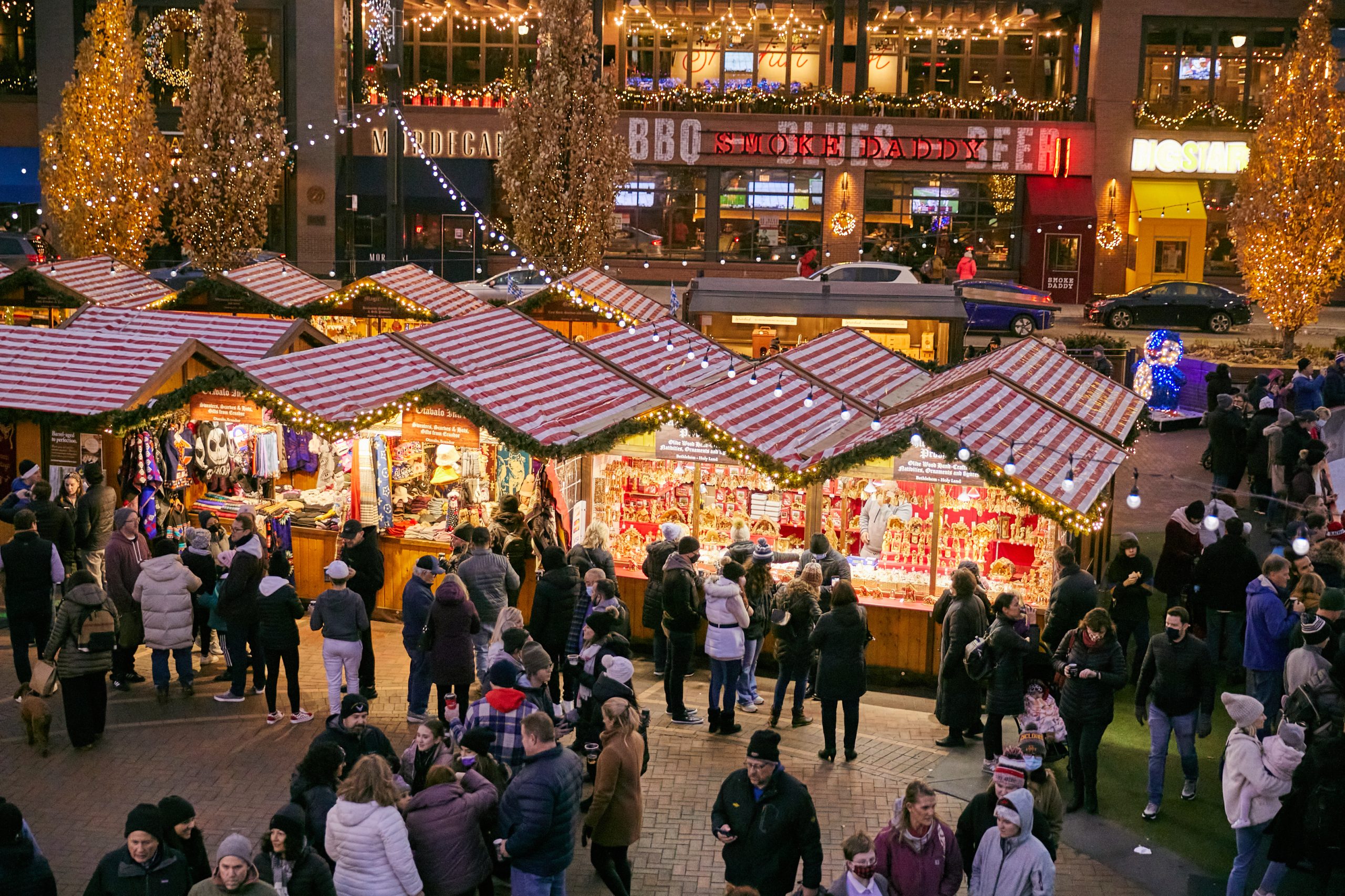 Shop Local 2025: Your Guide To Chicago’s Holiday Markets
