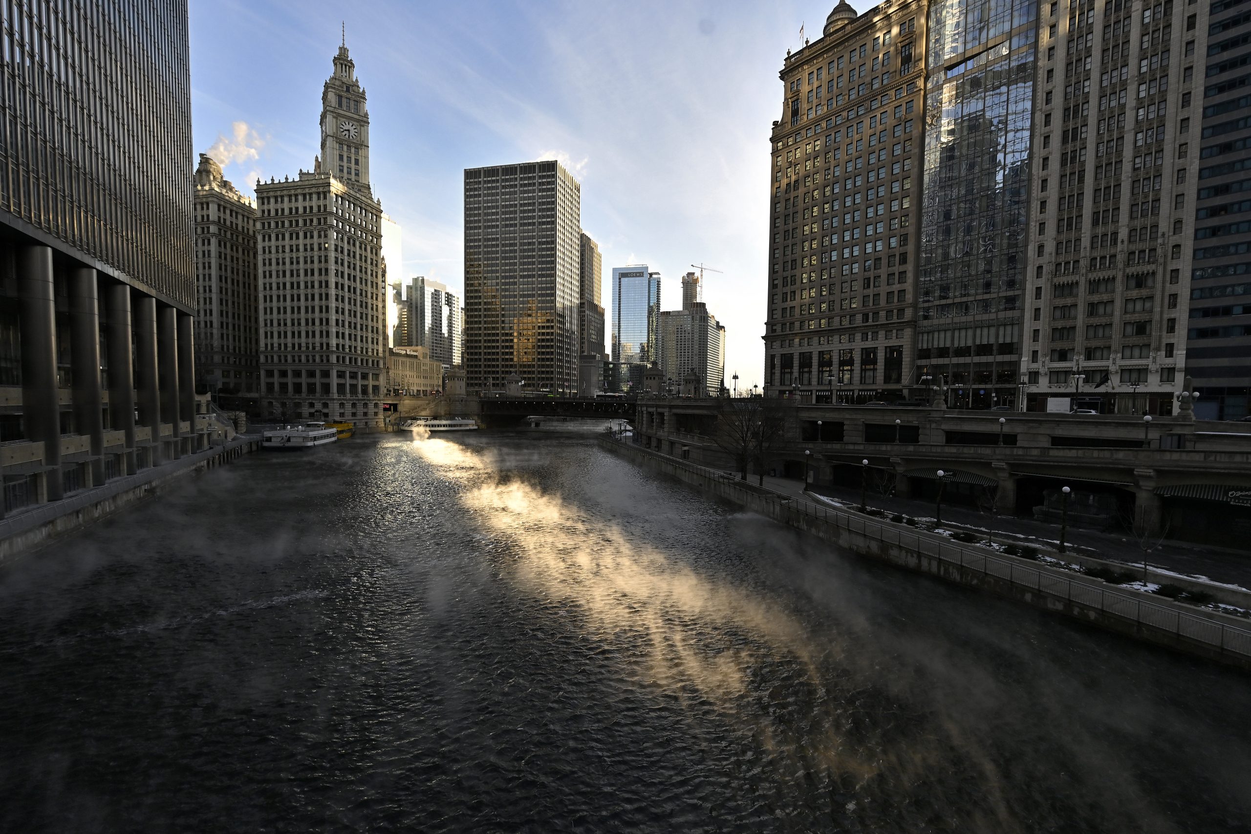 What’s That Weird Smell? Officials Investigating As Chicagoans Complain Of ‘Chemical’ Odor