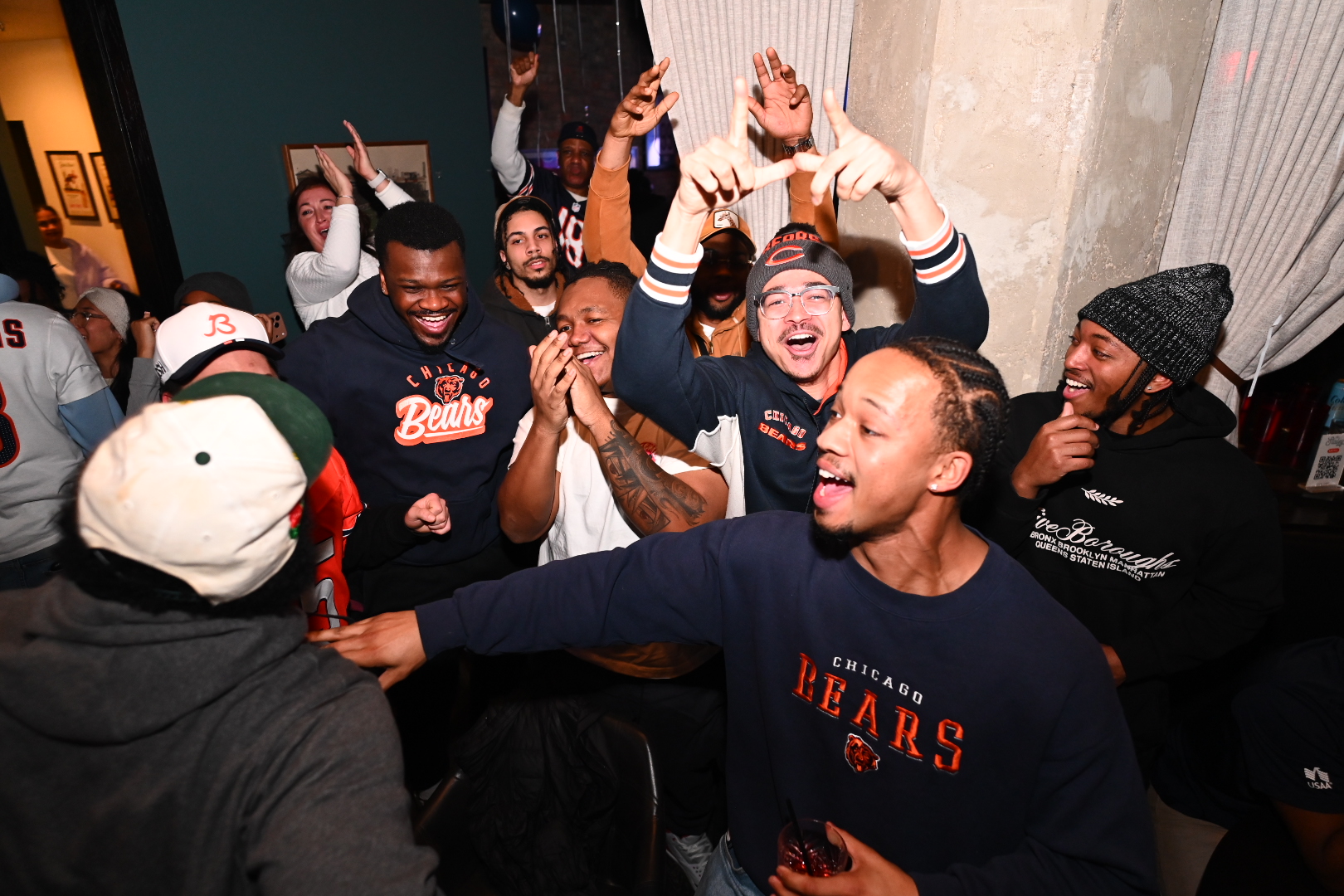 18 Things To Do In Chicago This Weekend: Bears Watch Parties, Indoor Markets And Sade Day