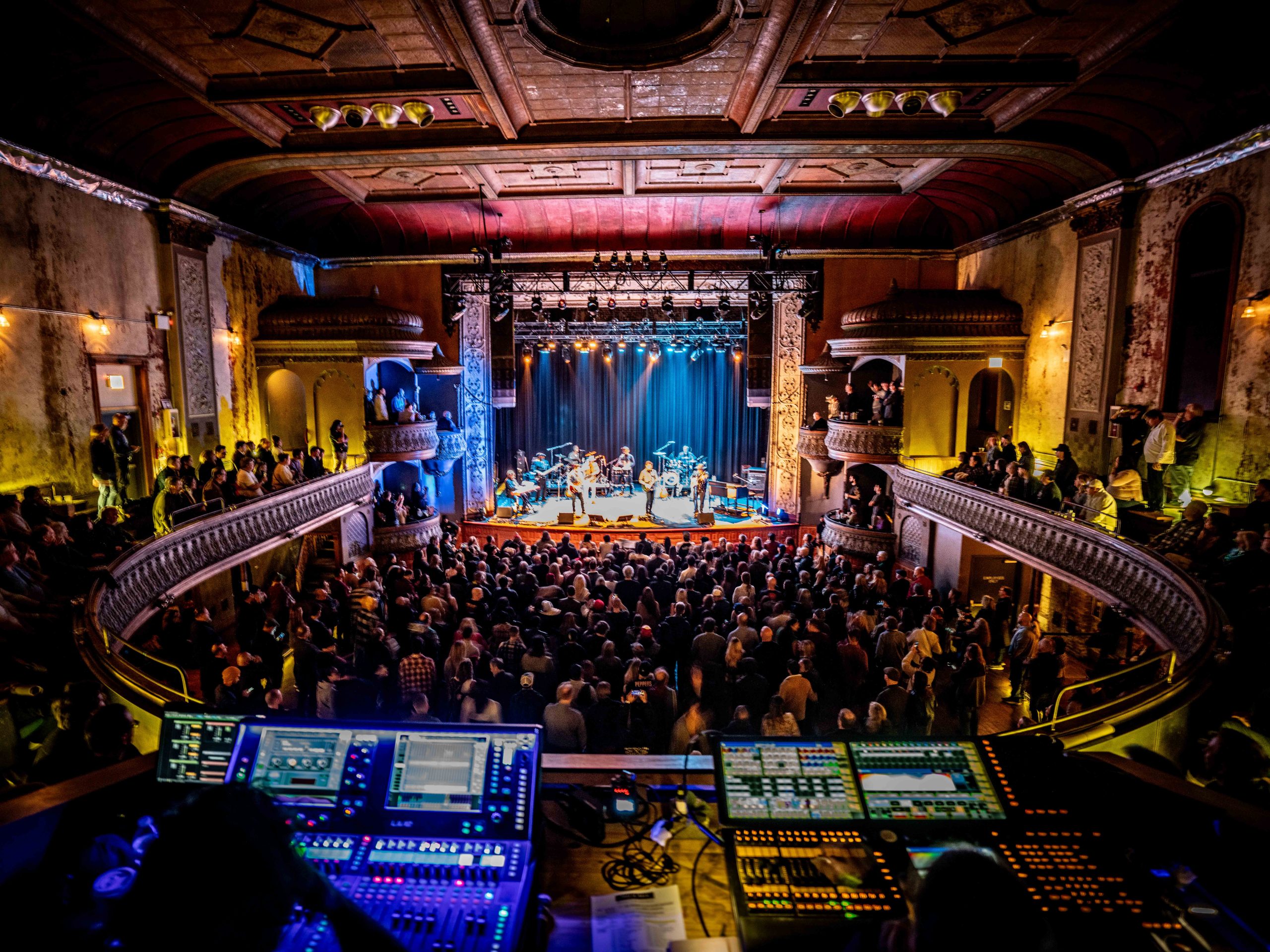 Most Of Chicago’s Indie Music Venues Aren’t Profitable — Can The City Help Them Survive?