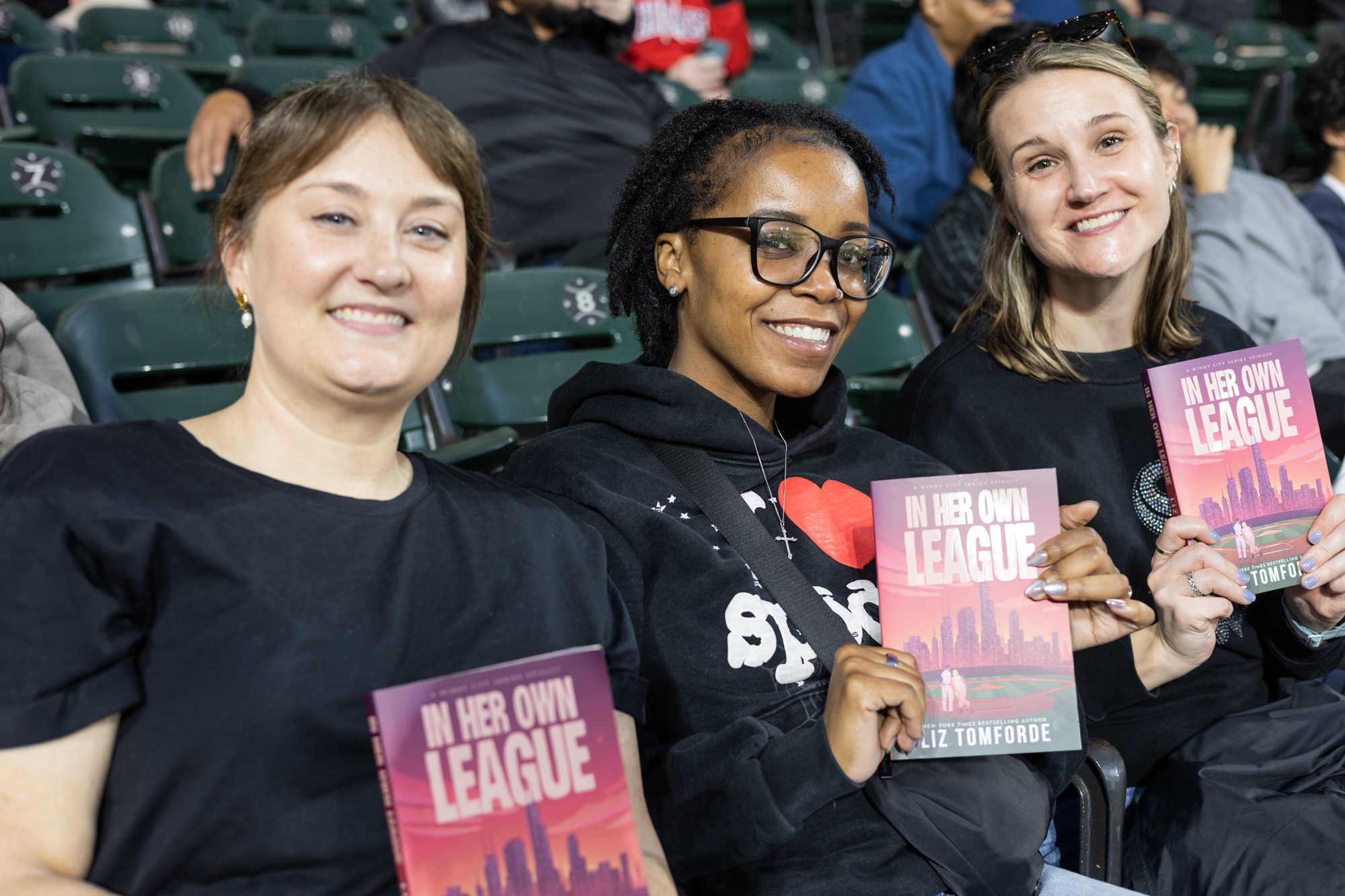 Romance Novel Readers Take Over White Sox Park For Special Promotion Honoring ‘Windy City Series’ Books