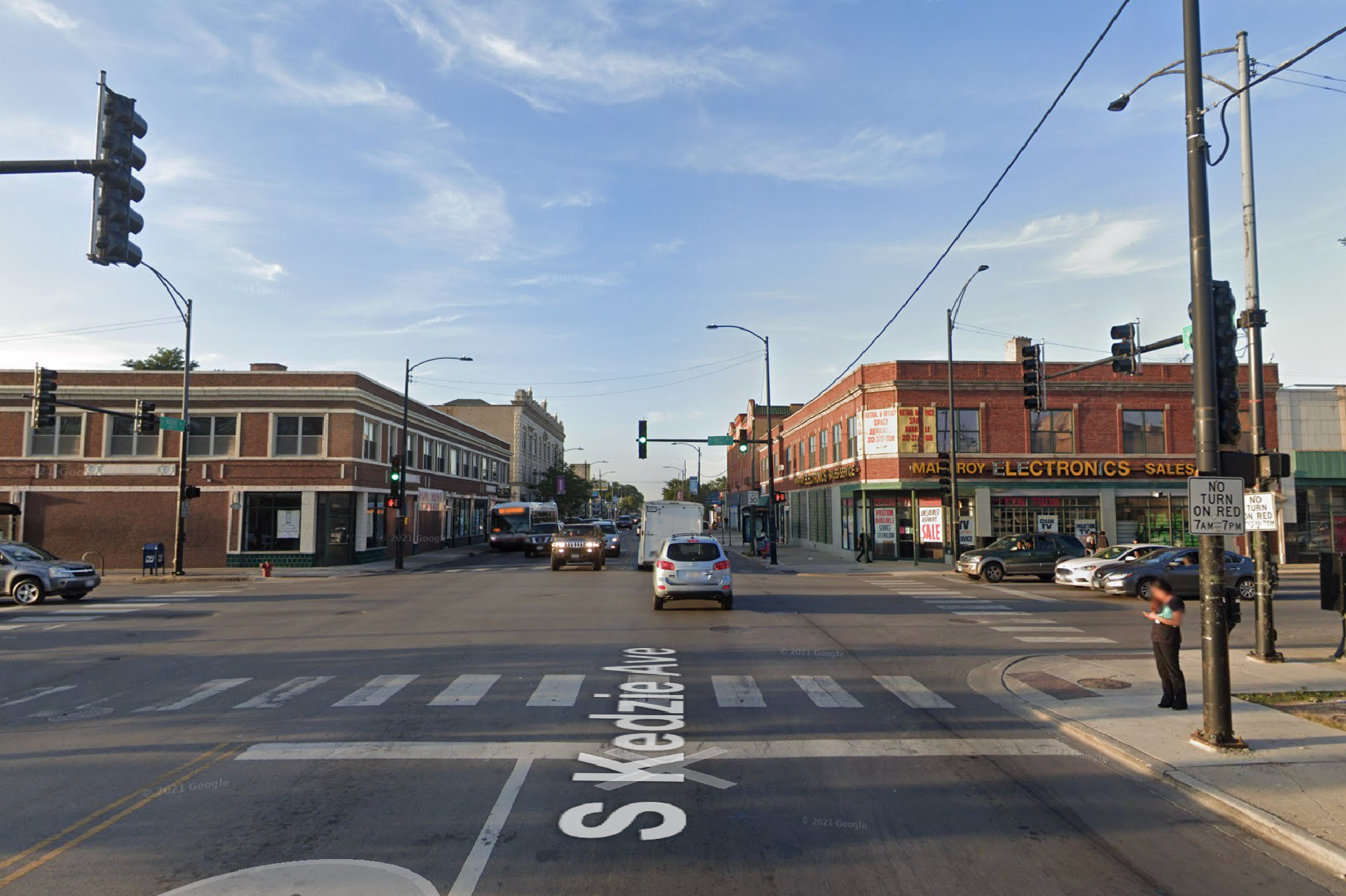 Bicyclist Killed, 2 Others Injured In Chicago Lawn Hit-And-Run, Police Say