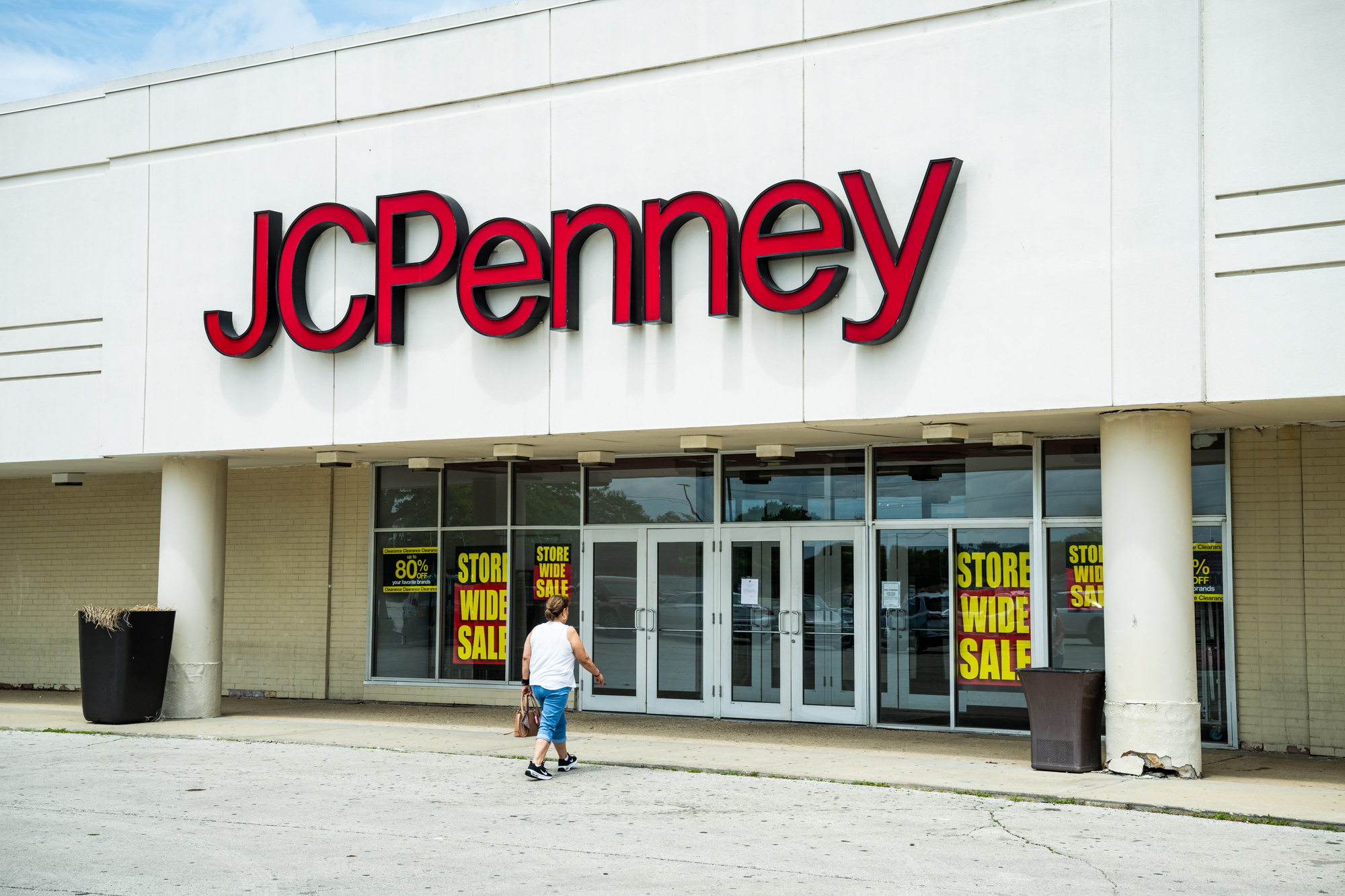 Ford City Mall Closes Ahead Of City-Ordered Deadline: Report