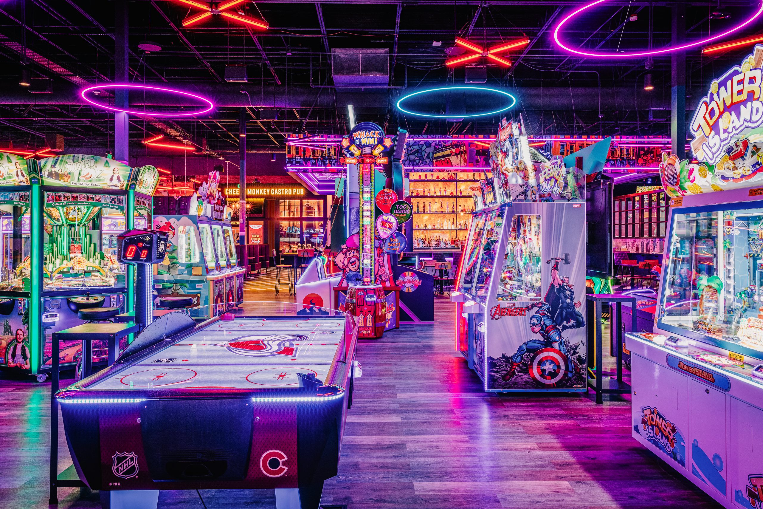 Lucky Strike Permanently Closes Across From Wrigley Field