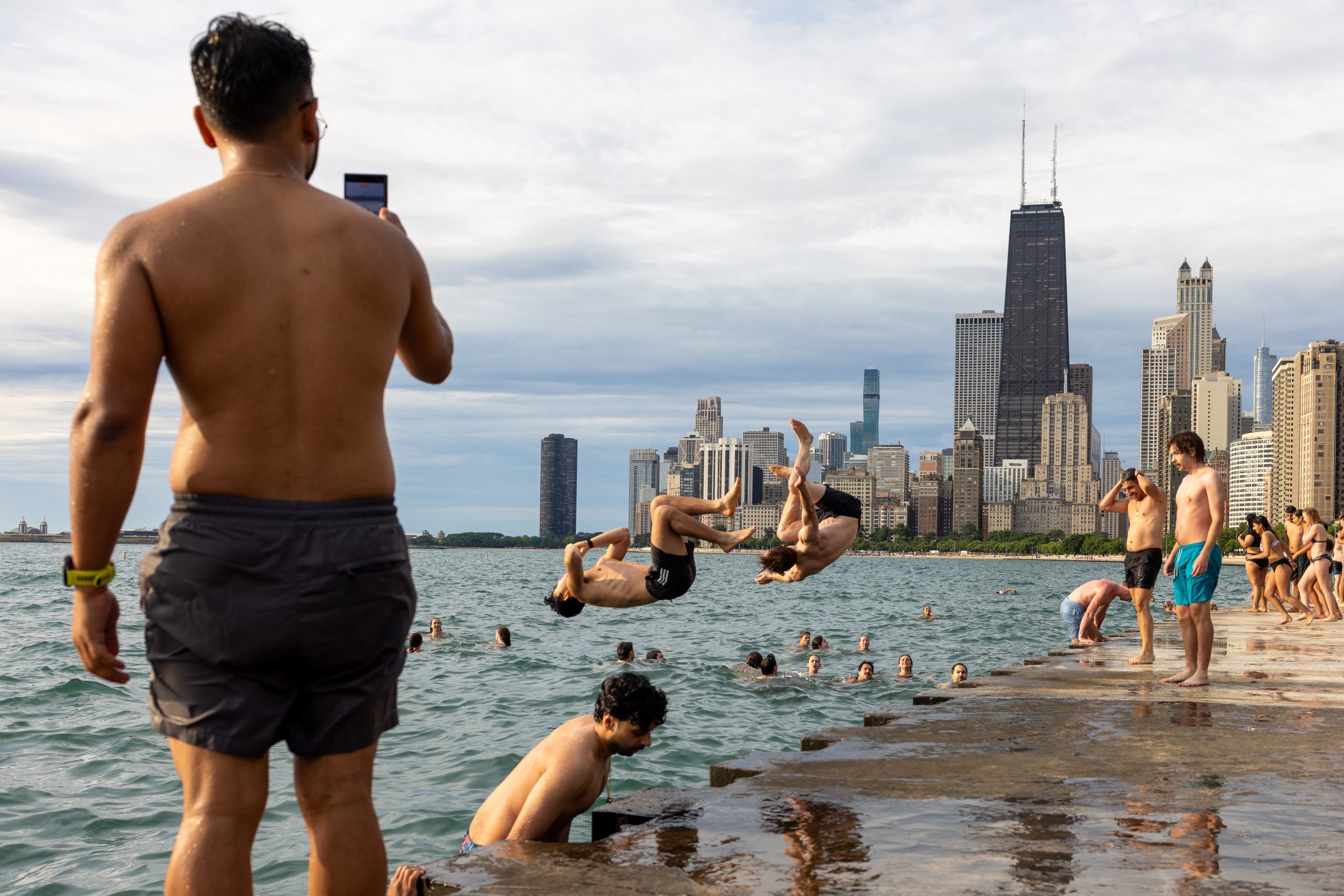 Frosty Fridays Has Become Chicago's Newest Lake Michigan Morning Meetup