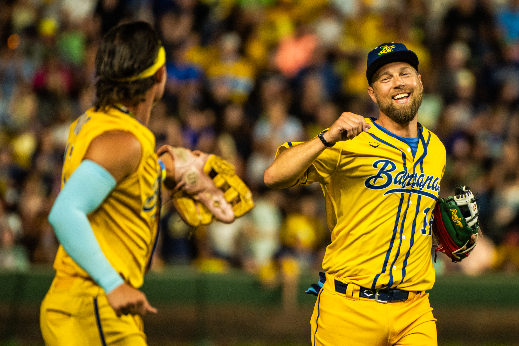 PHOTOS: Savannah Bananas Sell Out Wrigley Field With Help From Cubs Legends