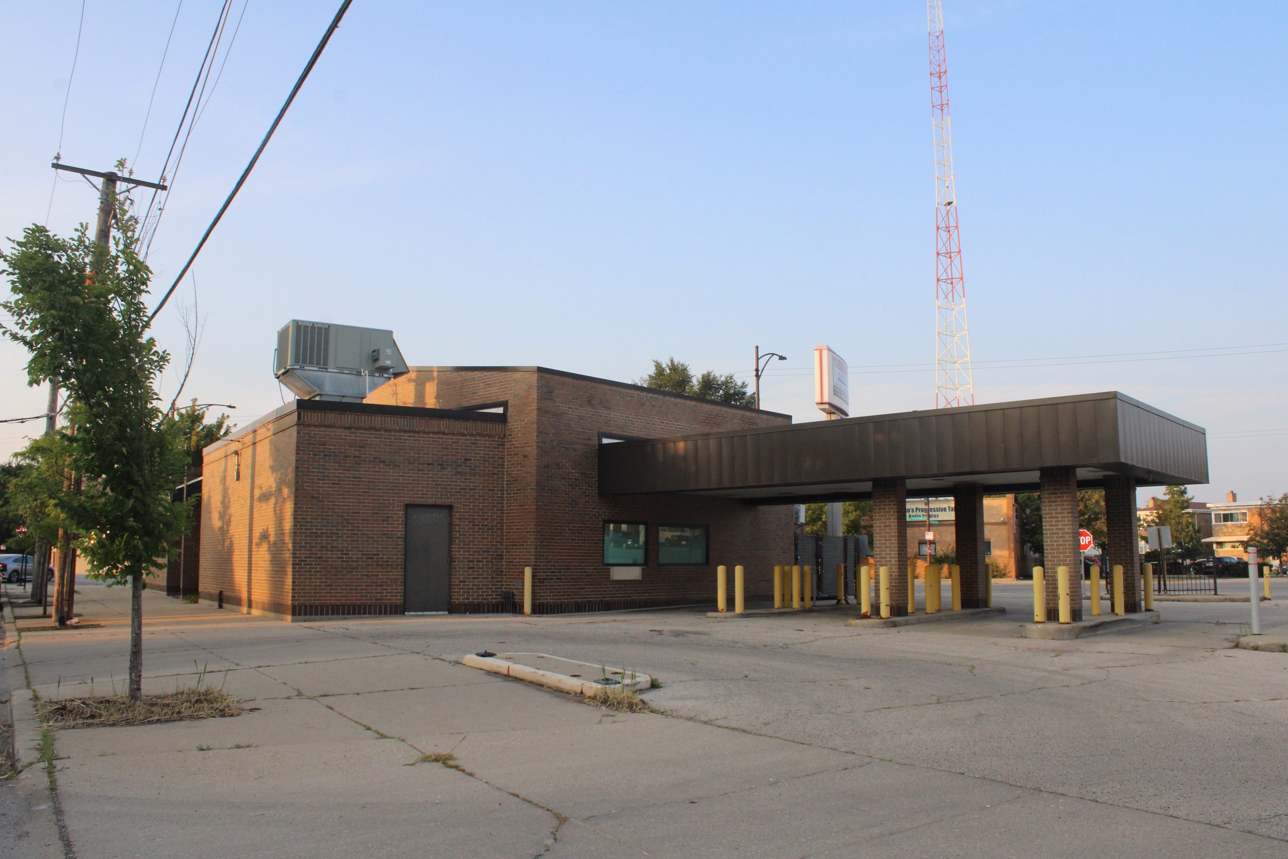 Drive-Thru Custard Shop And Cafe Could Be Coming To Gladstone Park's Milwaukee Avenue