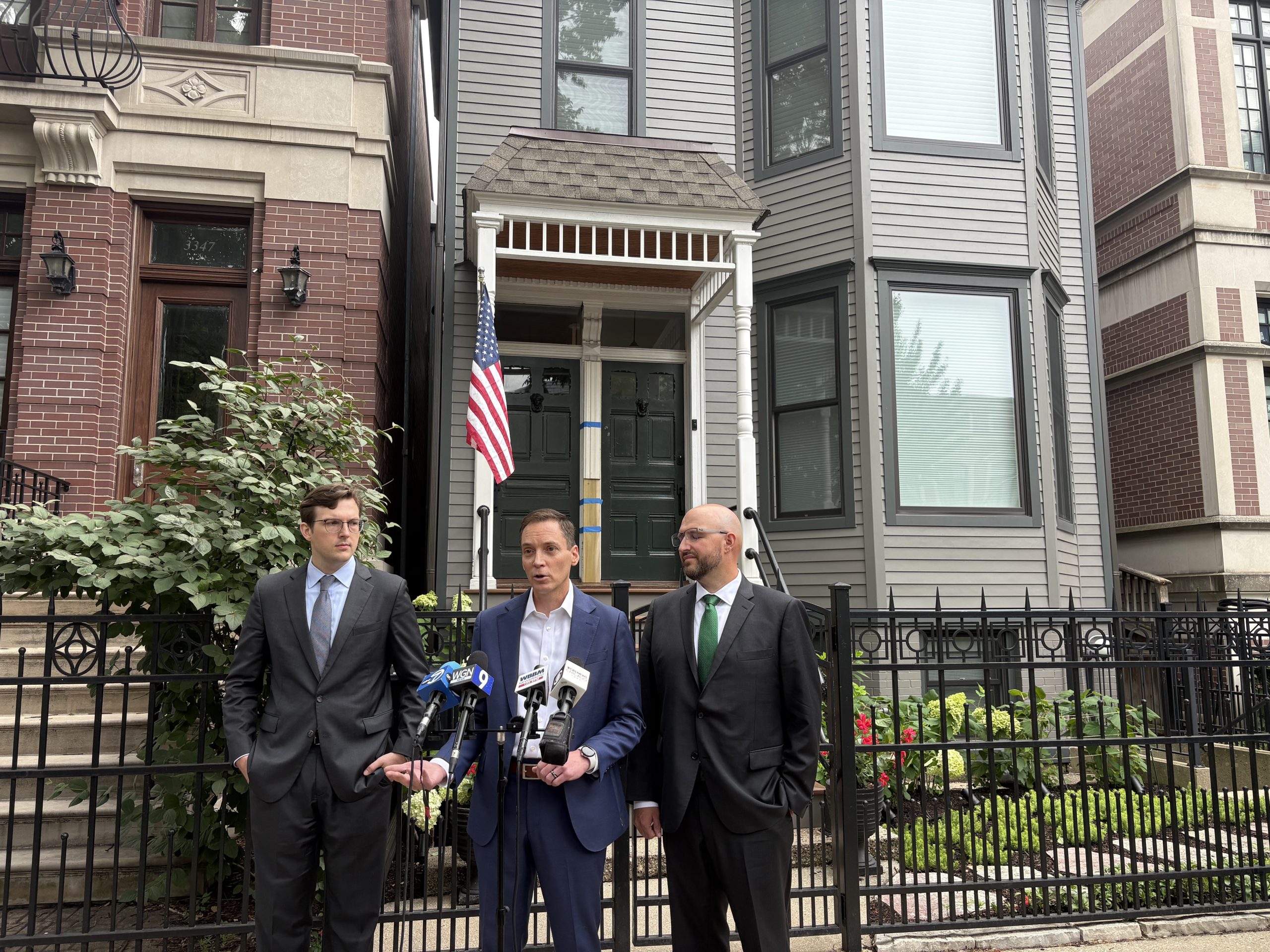 Lakeview Homeowner Sues Feds Over Warrantless Immigration Raid At His Home