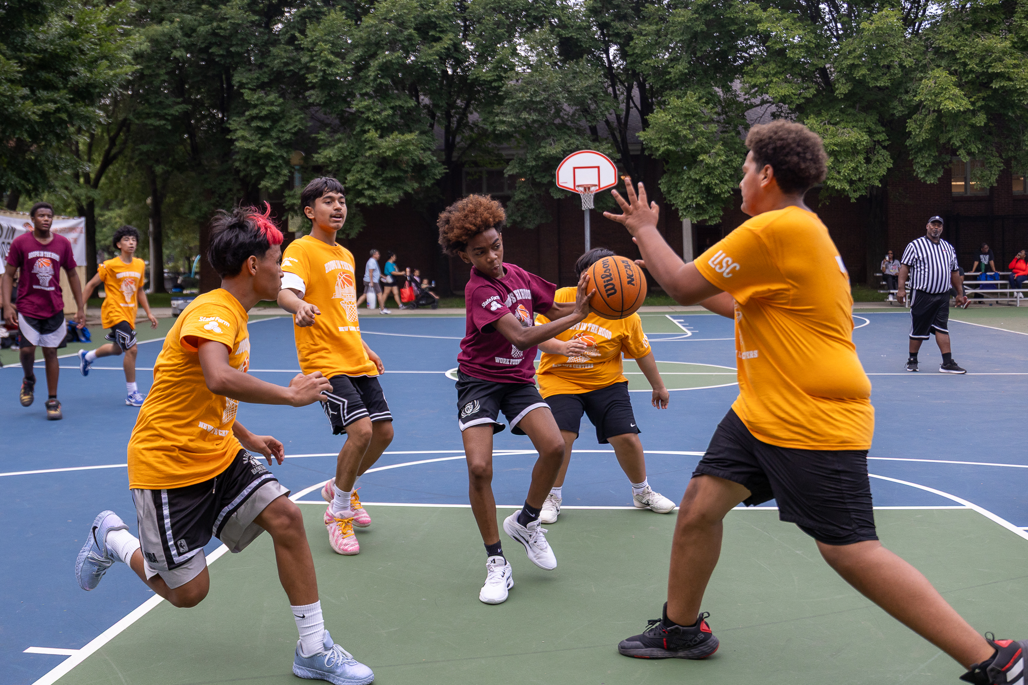 Hoops In The Hood Celebrates 20 Years Of Bringing Chicago Kids Together Through Basketball