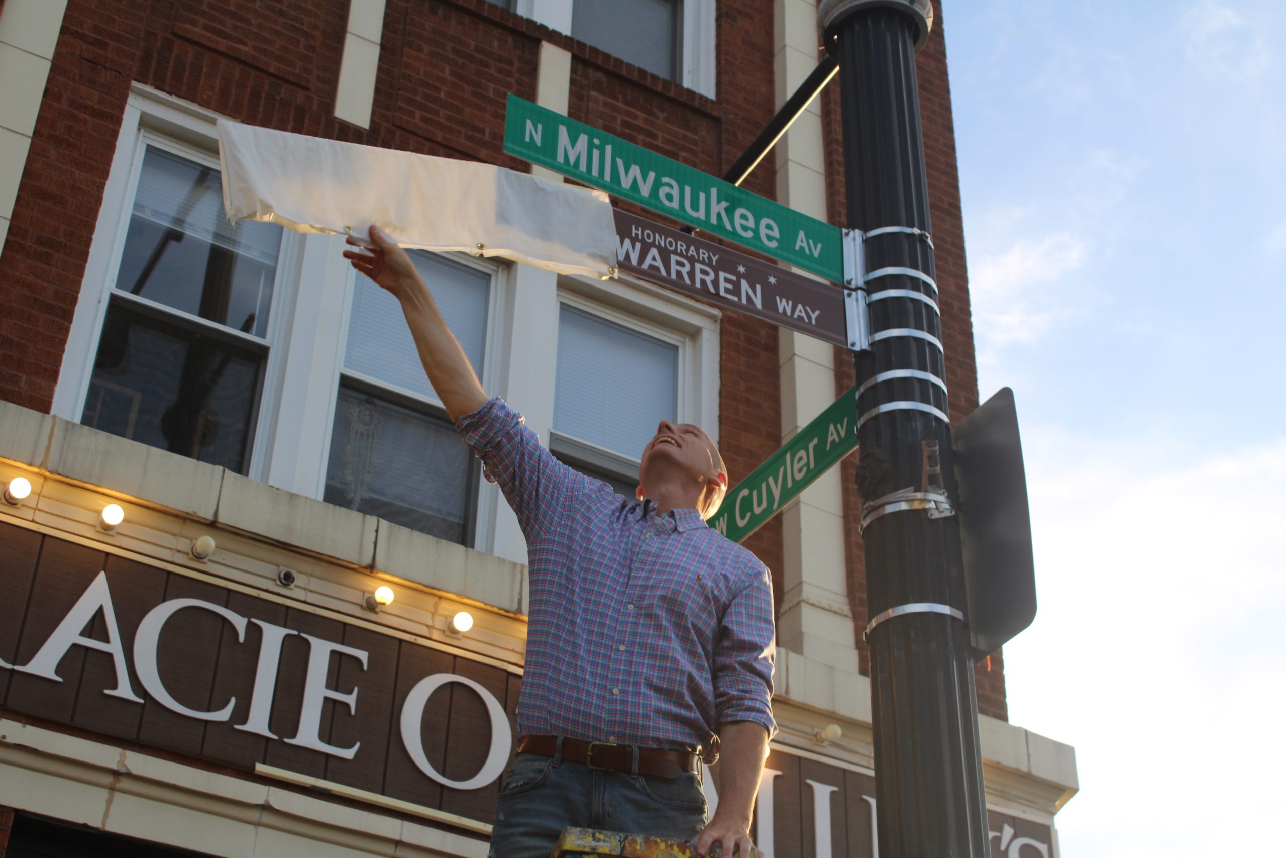 Dennis Wolkowicz, Beloved Silent Film Organist, Honored With Six Corners Street Sign
