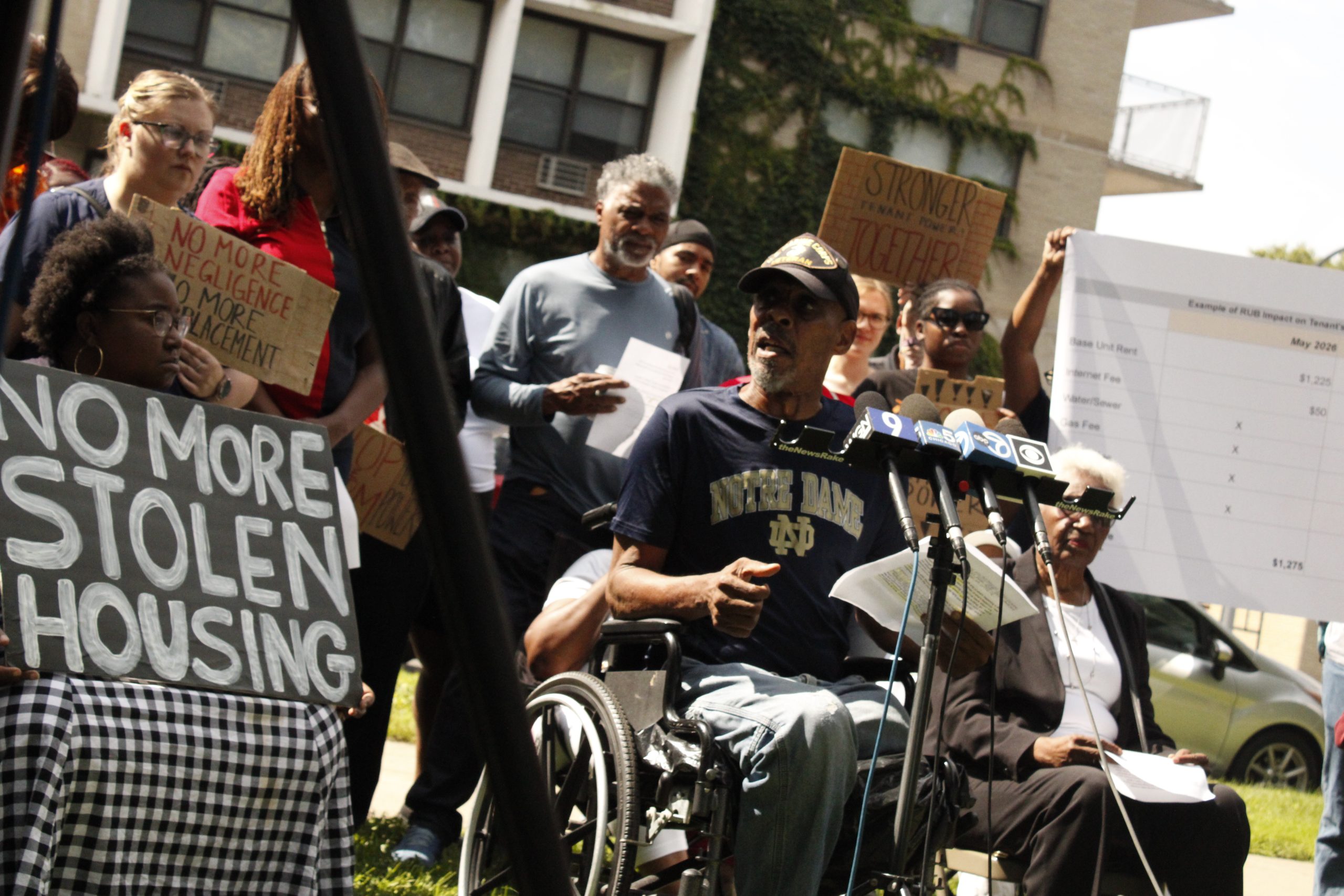 Variable Utility Fees Pose Problems For Seniors On Fixed Incomes, South Side Tenants Say