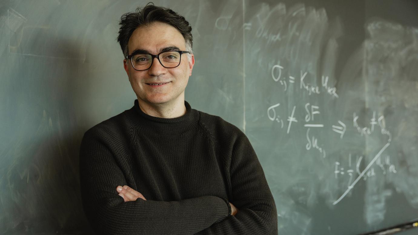 Chicago Physicist Vincenzo Vitelli Selected For MacArthur Foundation Fellowship