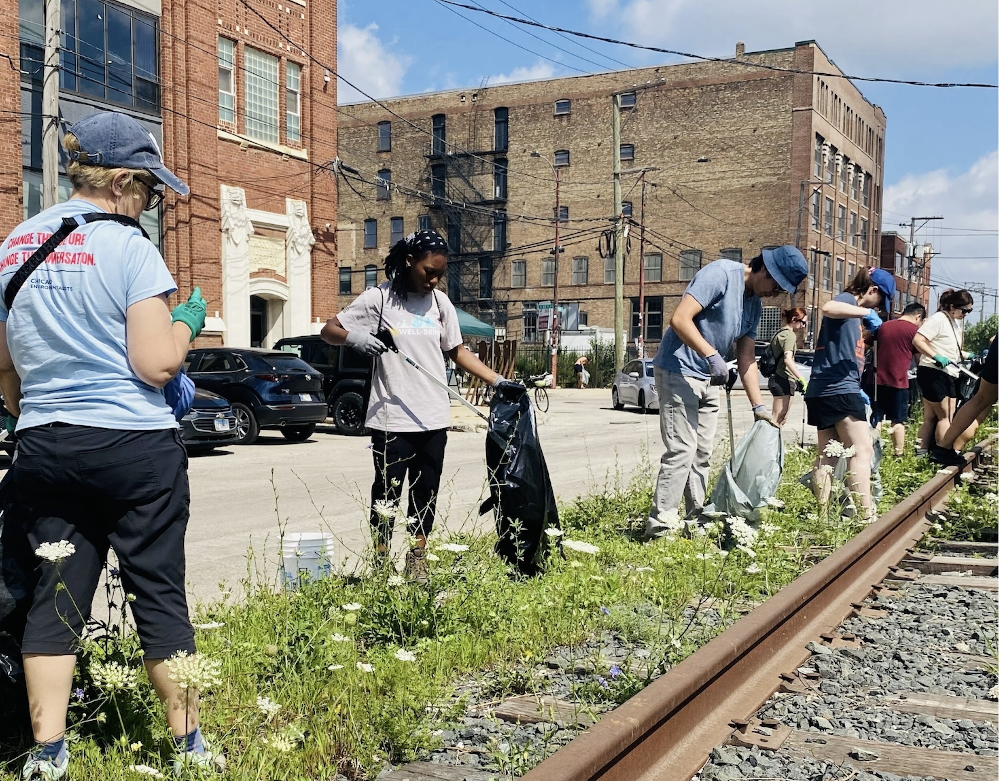 Chicago Takes On Philly And LA In Trash Cleanup Challenge. Here’s How To Help